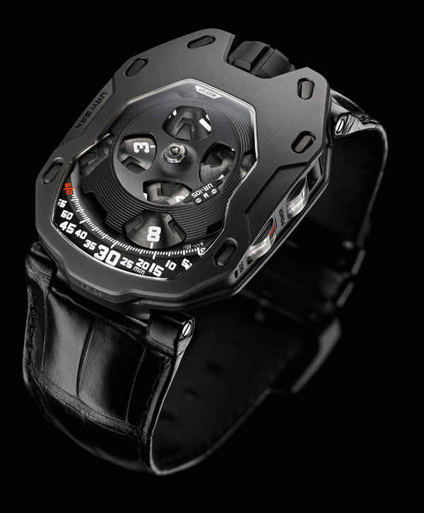 URWERK UR-105M：鐵甲騎士，時(shí)間之光