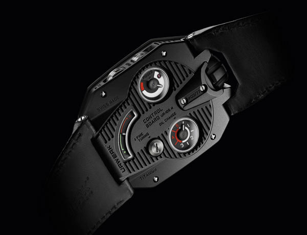 URWERK UR-105M：鐵甲騎士，時(shí)間之光