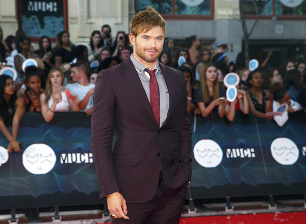 Kellan Lutz 身著杰尼亞出席Much Music頒獎禮 