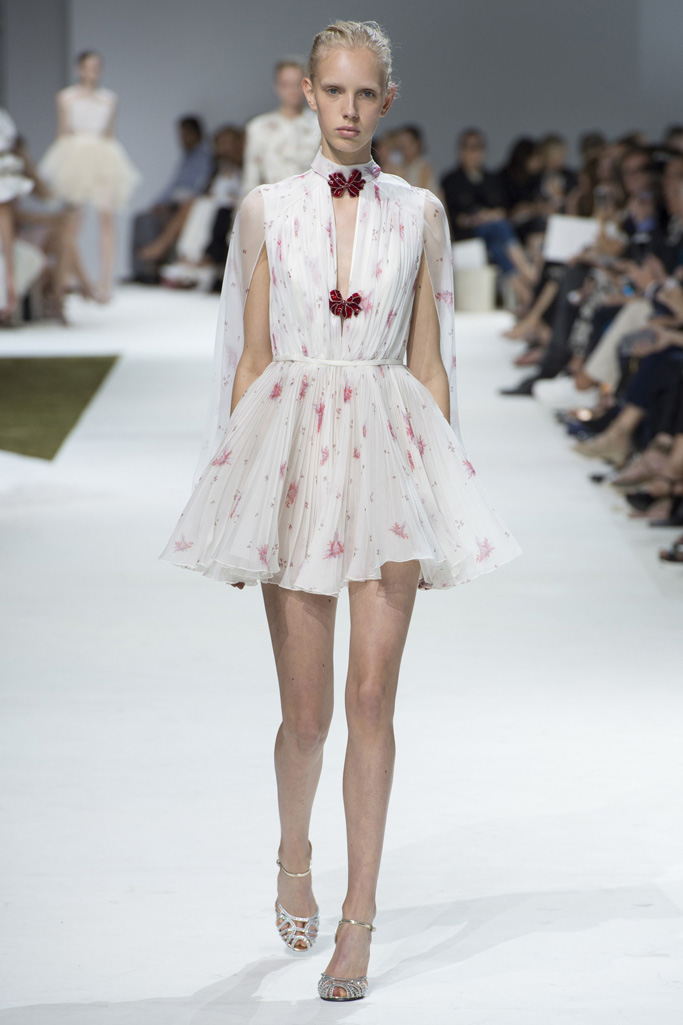 Giambattista Valli 2016秋冬高級定制流行發(fā)布