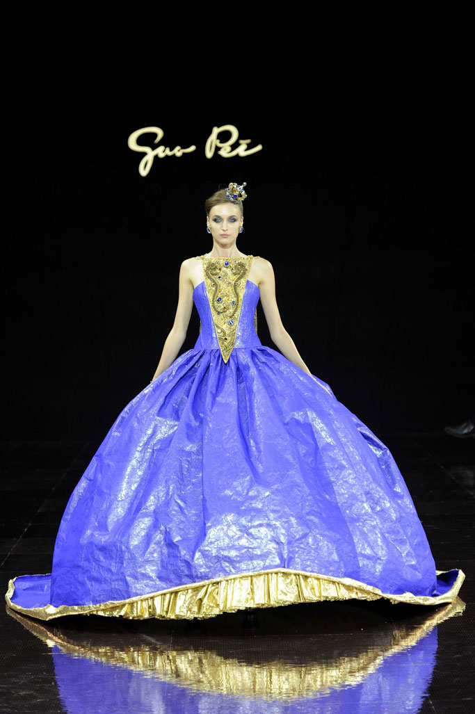 Guo Pei 2016秋冬高級(jí)定制流行發(fā)布