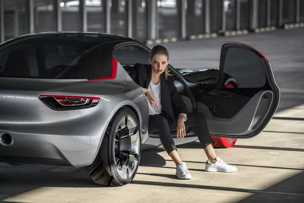 全新OPEL GT Concept 破繭登場