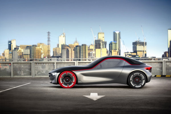 全新OPEL GT Concept 破繭登場