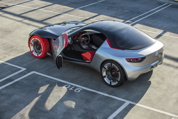 全新OPEL GT Concept 破繭登場