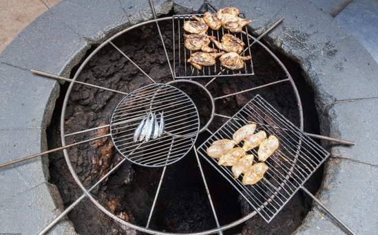 驚呆！在火山口上燒烤的餐廳