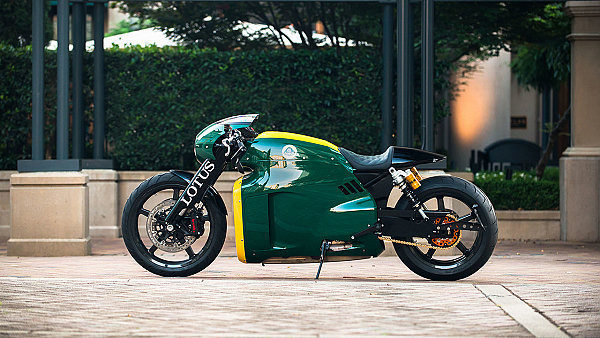 Lotus C-01 科幻重機現身Mecum拍賣會