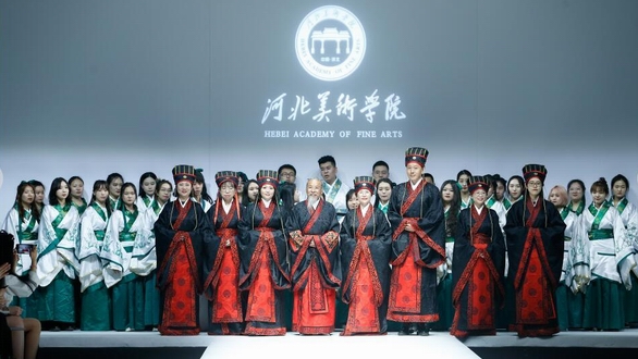 河北美術(shù)學(xué)院服裝學(xué)院2019屆畢業(yè)生作品發(fā)布會(huì)——插上翅膀去彼岸