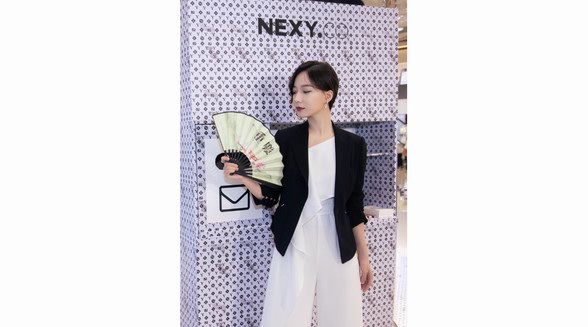 NEXY.CO代言人王珞丹空降重慶，打卡綠色星球限時快閃店