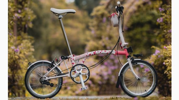 BROMPTON 推出亞太地區(qū)限定款櫻花粉 綻放屬于她的騎跡