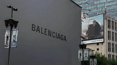 1元發(fā)卡巴黎世家賣2700元!“Balenciaga坑死”有錢人