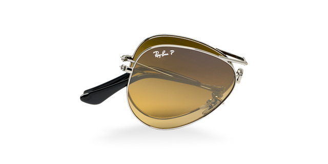 雷朋（Ray-Ban）推出折疊 Aviator 系列太陽鏡