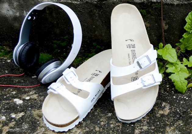 經(jīng)典白色勃肯Birkenstock 夏日清涼舒適之首選