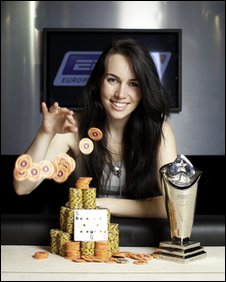 美女模特莉芙·波利(Liv Boeree)歐洲撲克巡回賽贏眾多賭神封后
