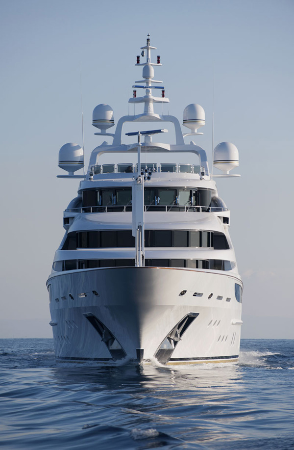 Benetti 定制超級游艇「Diamonds Are Forever」