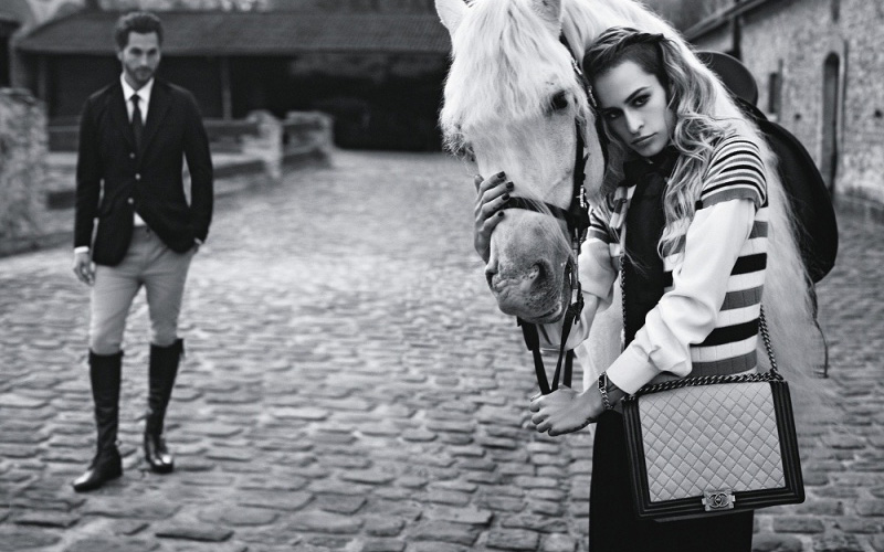 Alice Dellal 代言全新Boy Chanel手袋系列