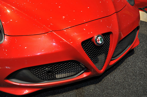 Alfa Romeo 4C 跑車(chē)量產(chǎn)版現(xiàn)身日內(nèi)瓦車(chē)展